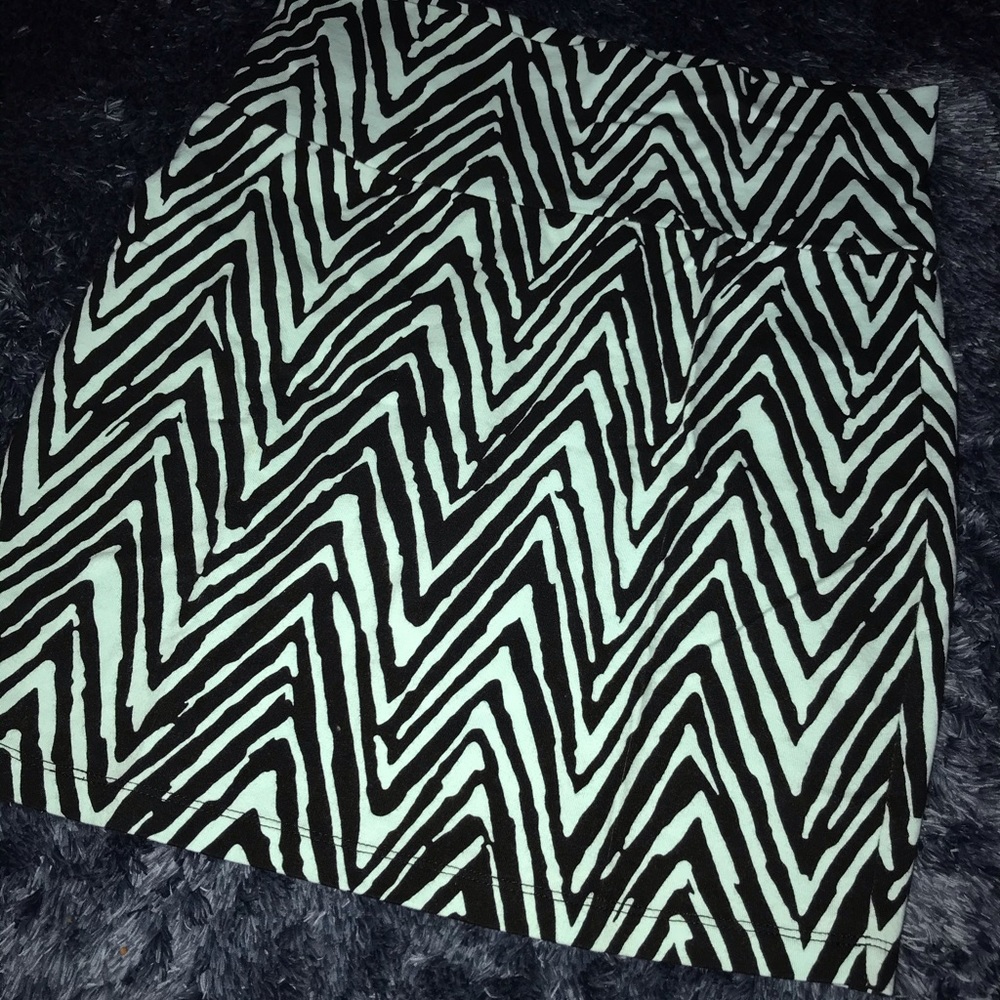 Charlotte Russe Teal and Black Zigzag Mini Skirt